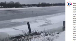Сельчане в Астраханской области пожаловались на отсутствие переправы через реку