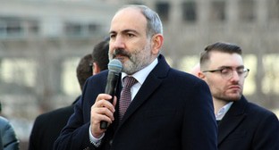Никол Пашинян на митинге 25.02.2021. Фото Тиграна Петросяна для "Кавказского узла" Никол Пашинян на митинге 25.02.2021. Фото Тиграна Петросяна для "Кавказского узла"