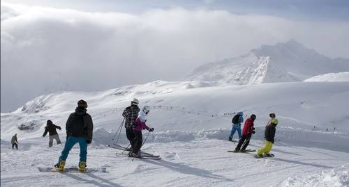 Туристы на склоне Эльбруса. Фото пресс-службы курорта "Эльбрус" http://resort-elbrus.ru/ 