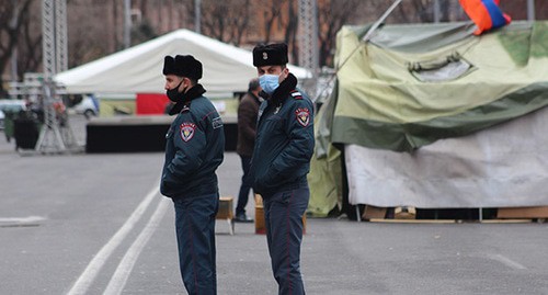 Сотрудники полиции. Ереван, 12 марта 2021 г. Фото Тиграна Петросяна для "Кавказского узла"