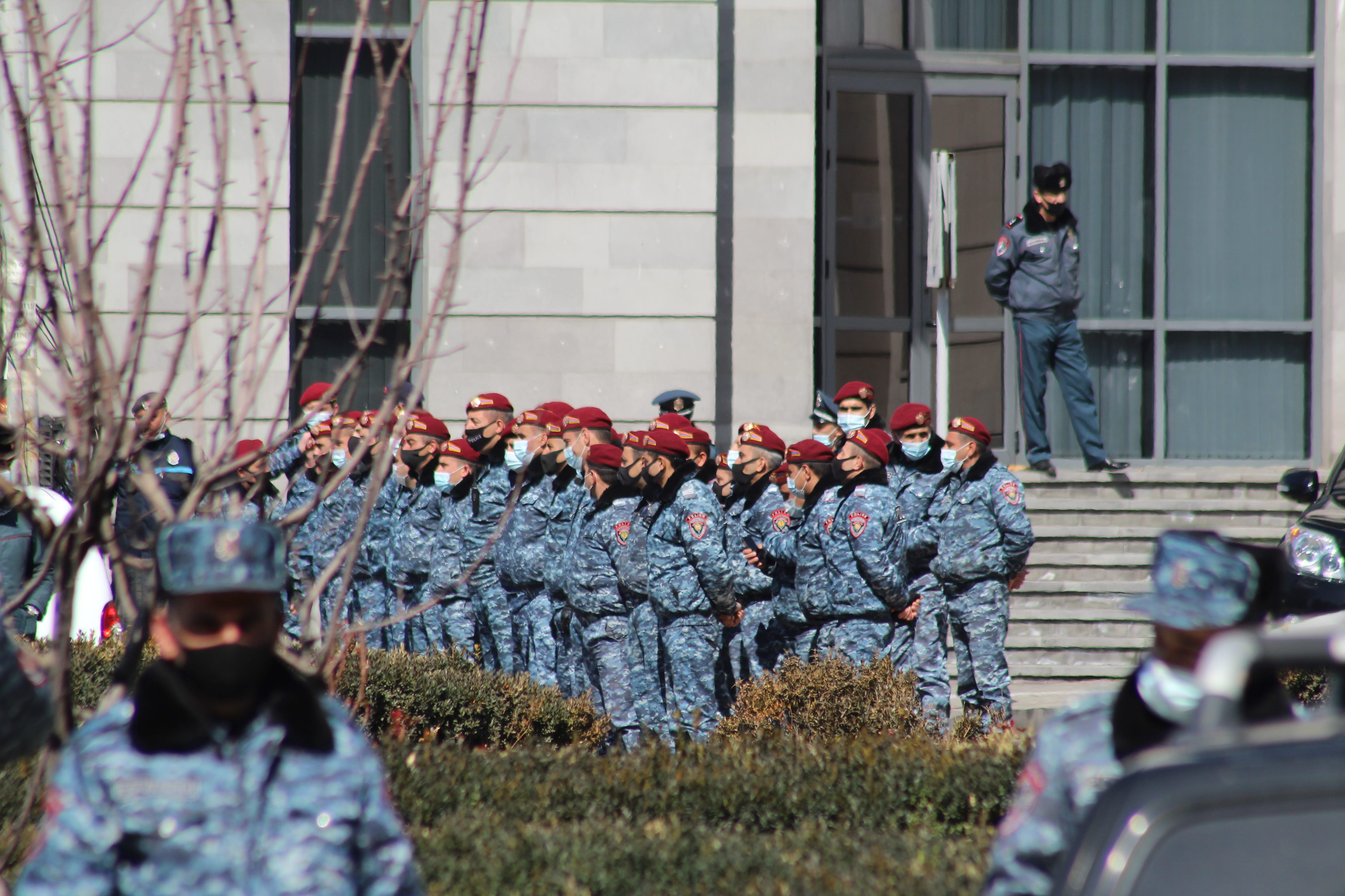 Полицейское оцепление в Ереване. 13 марта 2021 года. Фото Тиграна Петросяна для "Кавказского узла"