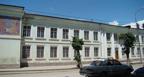 Здание школы в Цхинвале. Фото: Алена Кисиева, "Южная Осетия" cominf.org/