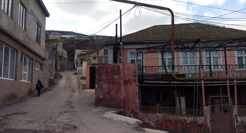 Улицы махачкалинского поселка Альбурикент. 26 марта 2021 г. Фото Расула Магомедова для "Кавказского узла"