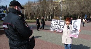 Волгоградские активисты потребовали оказать медпомощь Навальному
