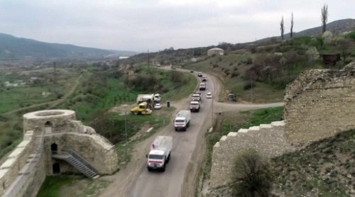 Российские военные обеспечивают  безопасный проезд в Нагорном Карабахе. Фото пресс-служба МО России