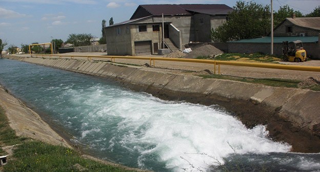 Канал имени Октябрьской Революции в Султанянгиюрте
Фото: Софья Гаджиева https://water-rf.ru/