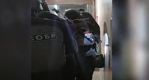 Задержание 16 сторонников экстремистского сообщества. 29.04.20 
 Кадр видео YugopolisTube https://www.youtube.com/watch?v=T_FLSSYqBOE