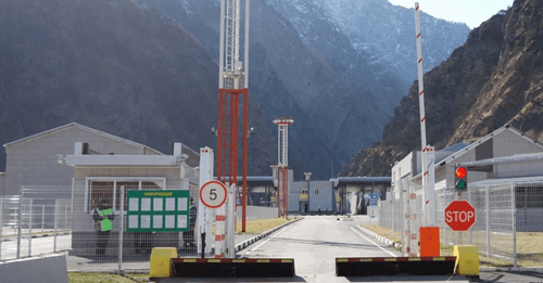 КПП "Верхний Ларс". Фото пресс-службы ГУ МЧС по Северной Осетии. https://15.mchs.gov.ru/deyatelnost/press-centr/operativnaya-informaciya/4450004#group=group-1&photo=0