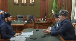 Магомед Даудов, Сираждин Султыгов и Муса Албогачиев. Стопкадр видео https://www.youtube.com/watch?v=D3OkoQ95Wd4