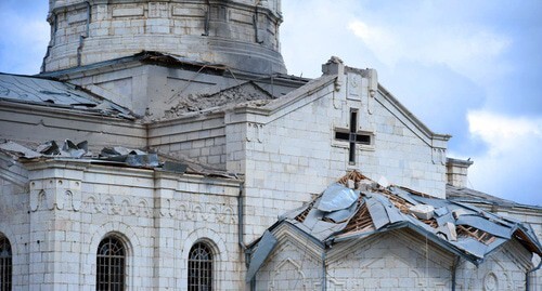 Разрушение  собора в Шуши  8 октября 2020 года. Фото: страница президента Нагорного Карабаха Араика Арутюняна FB https://www.facebook.com/ArayikHarutyunian/posts/620041545359889