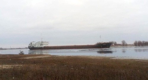 Сухогруз "Порт Оля - 4" сел на мель в Астраханской области. Фото https://30.mchs.gov.ru/