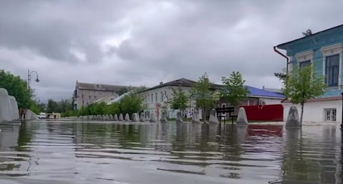 Затопленная улица в Урюпинске. Стоп-кадр видео https://youtu.be/K3J8_iAF10A