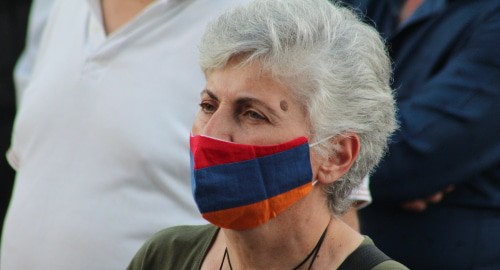 Участница акции Национально-демократического полюса в Ереване. Фото Тиграна Петросяна для "Кавказского узла"