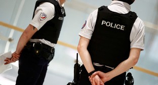 Полицейские во Франции. Фото: Christian Hartmann / Reuters 