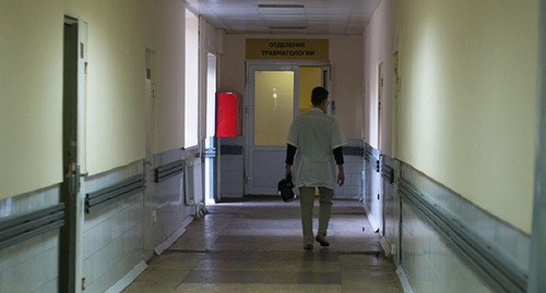 Больничный коридор. Фото Елены Синеок, Юга.ру