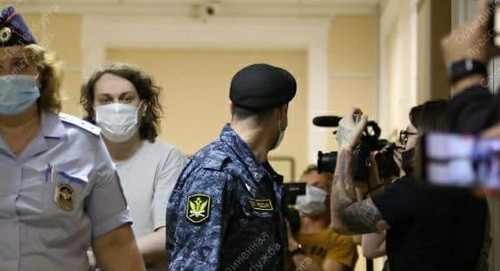 Блогер Хованский в суде, 10 июня 2021 года. Фото: объединенная пресс-служба судов Петербурга
t.me/SPbGS/8697