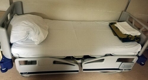 Больничная кровать. Фото Нины Тумановой для "Кавказского узла"