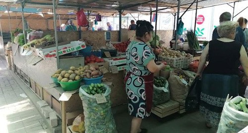 Продавец на рынке Волгограда. Июнь 2021 г. Фото Татьяны Филимоновой для "Кавказского узла"