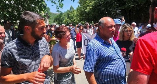 Акция протеста в селе Эргнети. 23 июня 2021 г. Фото Беслана Кмузова для "Кавказского узла"
