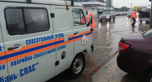 Последствия ливня устраняют в Анапе. Фото: мэрия города https://www.anapa-official.ru/news/2021/06/27171/