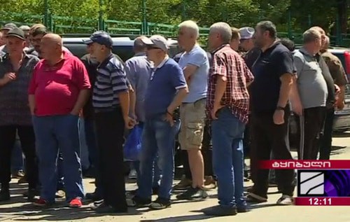 Забастовка шахтеров в Ткибули. Стопкадр видеоролика на странице https://www.rustavi2.ge/ka/news/203551