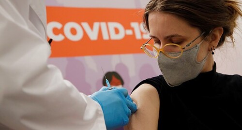 Вакцинация от коронавируса. Фото: REUTERS/Anton Vaganov