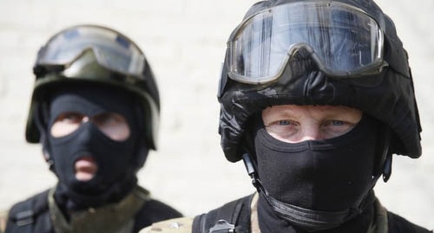 Сотрудники силовых структур. Фото: Геннадий Аносов / Югополис