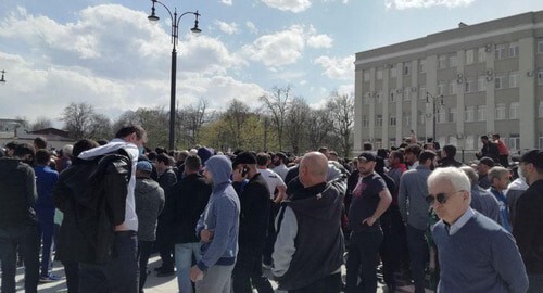 Участники митинга во Владикавказе. 20 апреля 2020 года. Фото Эммы Марзоевой для "Кавказского узла"