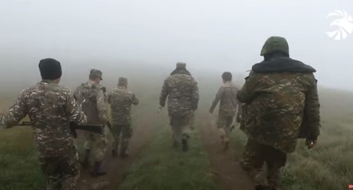 Армянские военнослужащие на передовой. Кадр видео 
ВООРУЖЕННЫЕ СИЛЫ MEDIA https://www.youtube.com/watch?v=FGXc0hWqj5M&t=1s
