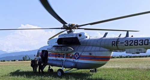 Вертолет МЧС. Фото пресс-службы МЧС Северной Осетии