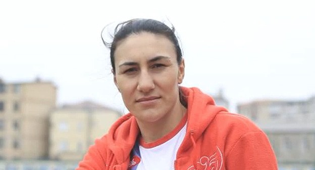  Земфира Магомедалиева. Кадр видео 
AVAR INTERNATIONAL  https://www.youtube.com/watch?v=Bgn0RFrn68E 