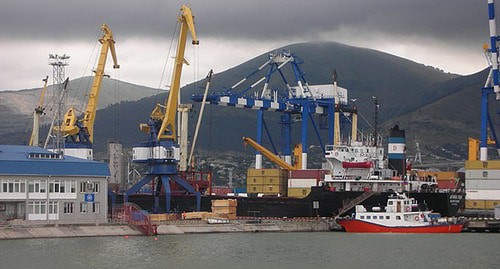 Морской порт в Новороссийске. Фото: bibikoff https://ru.wikipedia.org