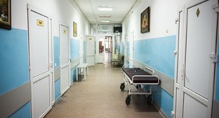 Работники волгоградской больницы заподозрены в халатности после видео с брошенным ребенком

