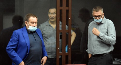 Михаил Музраев и его адвокаты. Фото Константина Волгина для "Кавказского узла"
