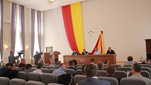 Заседание парламента Южной Осетии. Фото пресс-службы парламента. http://www.parliamentrso.org