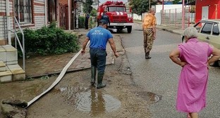 Спасатели отчитались об откачке воды из подтопленных домов на Кубани