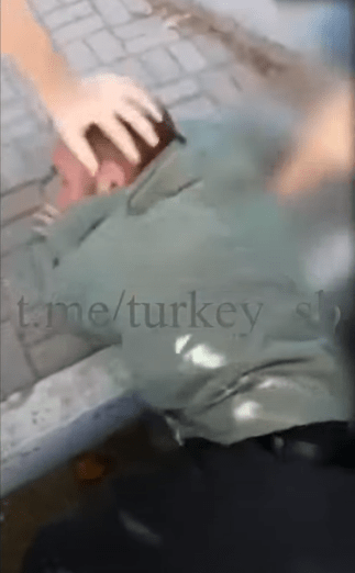 Стоп-кадр видео избиения бывшего чеченского силовика в Стамбуле, https://youtu.be/ysgO42WWwMw