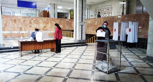 Помещение для голосования на участке в Махачкале. 17 сентбяря 2021 год. Фото Расула Магомедова для "Кавказского узла"