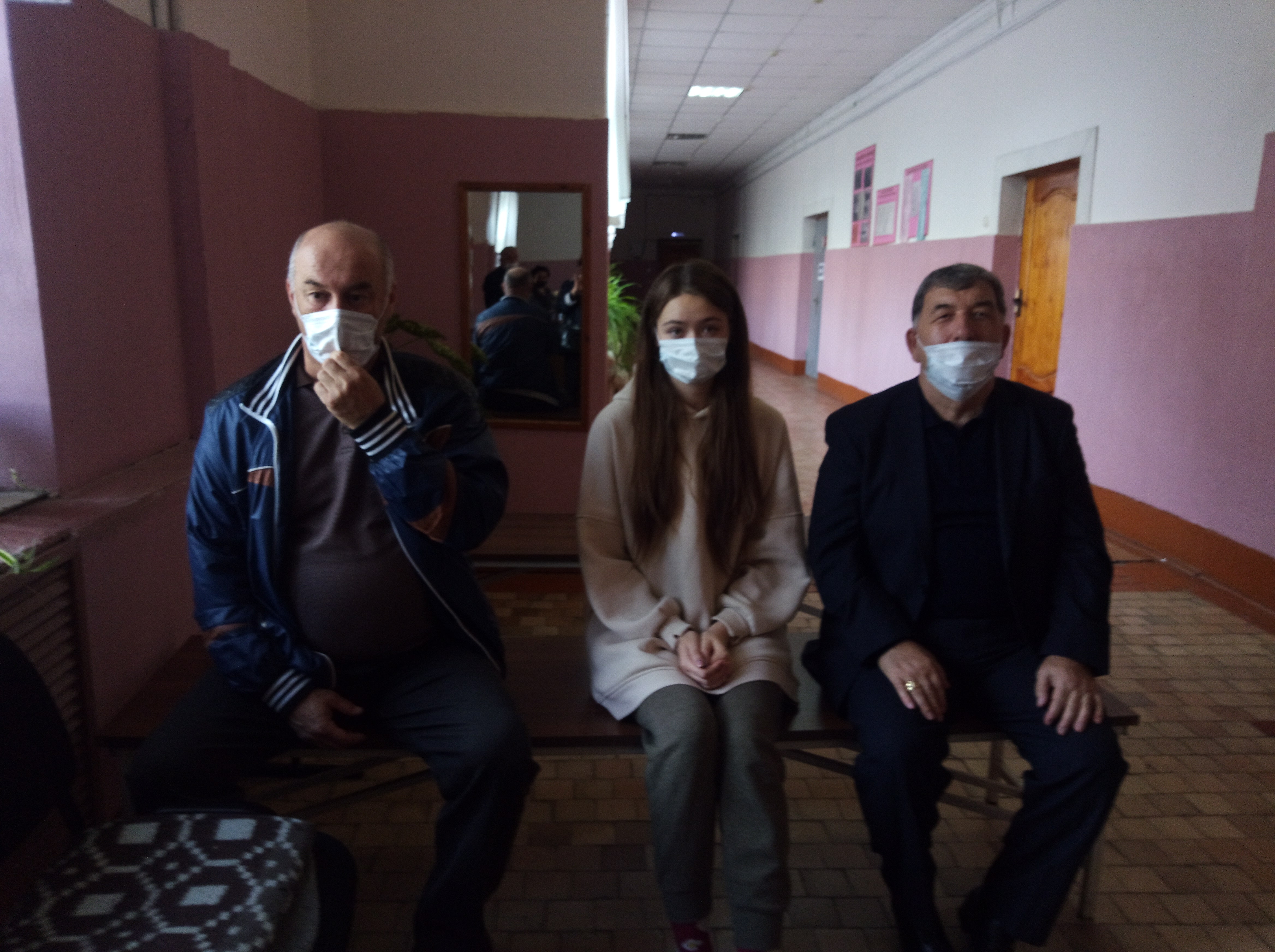 Наблюдатели на участке в Нальчике. Фото Людмилы Маратовой для "Кавказского узла"