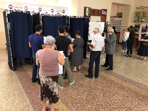 Голосование на избирательном участке в школе №5 Сухума, 19 сентября 2021 года. Фото Анны Грицевич для «Кавказского узла»