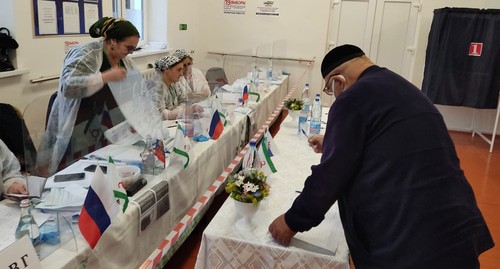 На избирательном участке Ингушетии. Фото  Умара Йовлоя для "Кавказского узла"