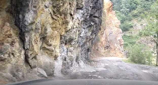 Автодорога Пшавели – Абано – Омало. Кадр видео 
полбатона восемь https://www.youtube.com/watch?v=4ySoneeFQTg