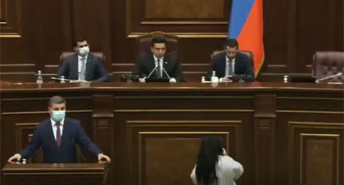 Заседание парламента Армении. 24 сентября 2021 года. Скриншот видео https://www.youtube.com/watch?v=yitR6N1jDgs