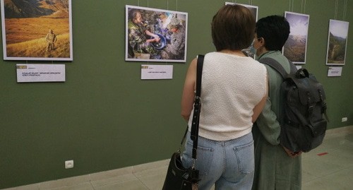 Жители Армении на выставке. Фото Армине Мартиросян для "Кавказского узла"