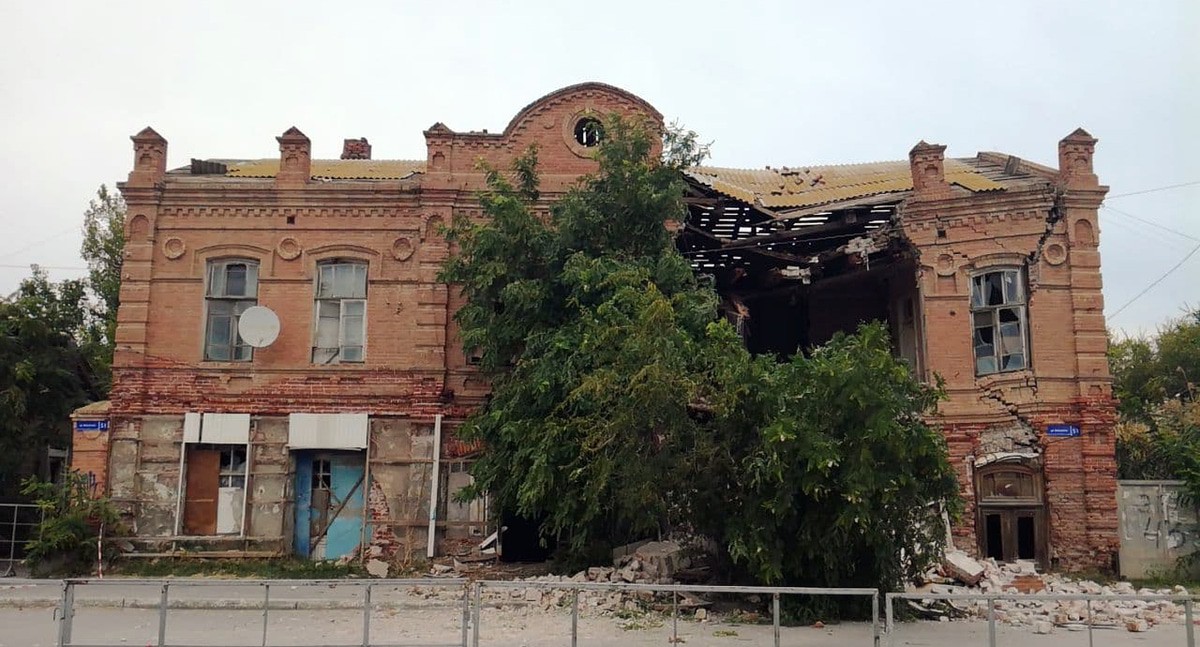 Здание "Дом Розенблюма", обрушилось в Астрахани. Фото Алены Садовской для "Кавказского узла"