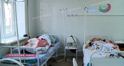 Пациенты в больнице Хунзахского района с симптомами кишечной инфекции. Скриншот видео https://www.riakchr.ru