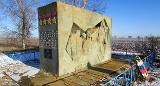 Жители Волгоградской области потребовали восстановить имя героя на памятнике танкистам