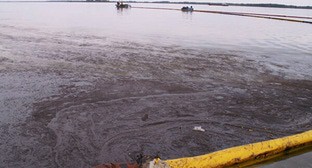 Нефтяное пятно. Фото: пресс-служба ГУ МЧС России по Самарской области 