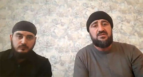Видеообращение братьев к Хасану Халитову. Кадр видео, опубликованного в Instagram-паблике "Чечня онлайн" https://www.instagram.com/p/CXBg6BTMIo6/