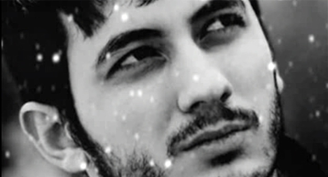 Тимур Муцураев. Фото: кадр видео Homa Brut
 https://www.youtube.com/watch?v=e1ch158zWaE